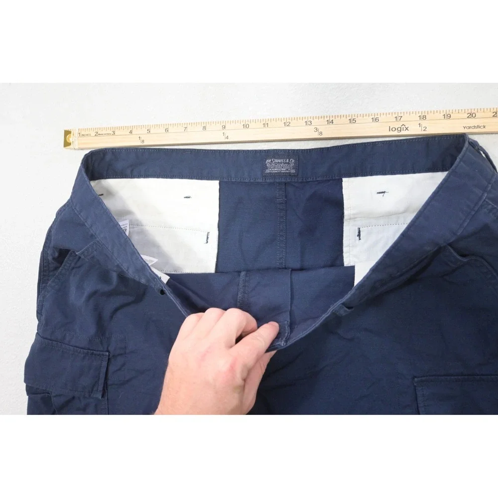 Levi Strauss & Co Cargo Shorts Mens 44 Navy Blue Ripstop Cotton Utility EUC